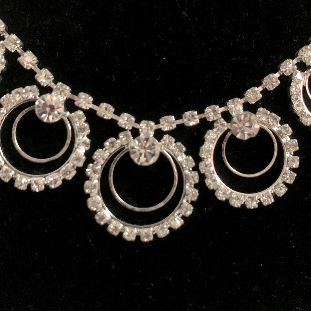 Silver and rhinestone necklace - Picture 3 of 4